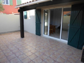 Villa climatisée refaite à neuf au calme avec piscine, terrasse et parking, proche plage et port - FR-1-723-159